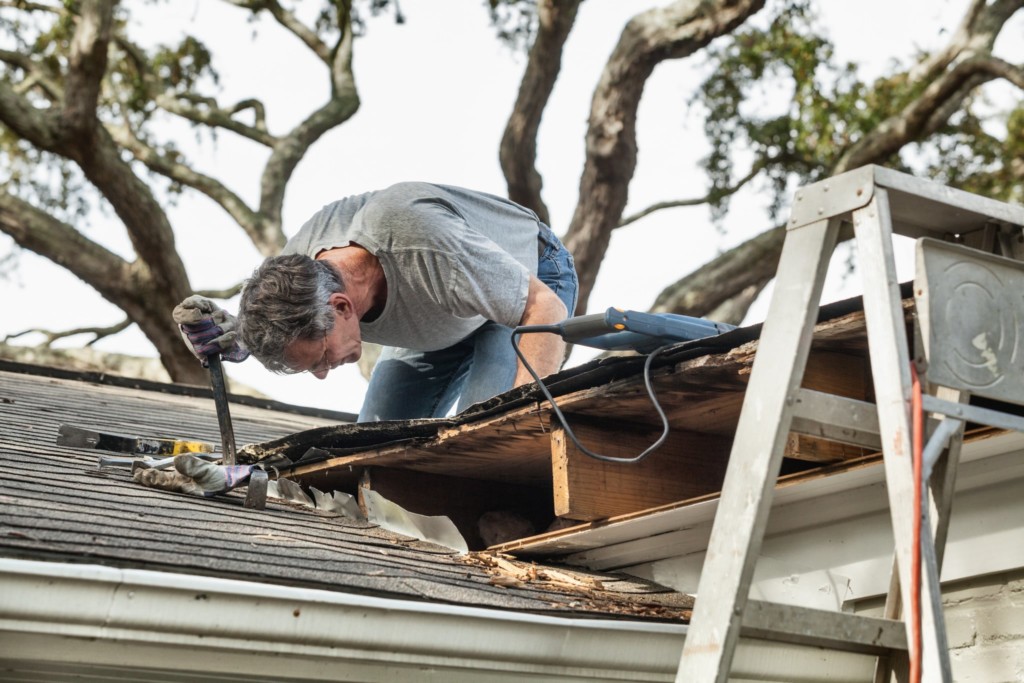 Do You Need New Shingles? Common Problems of Asphalt Shingle Roofing